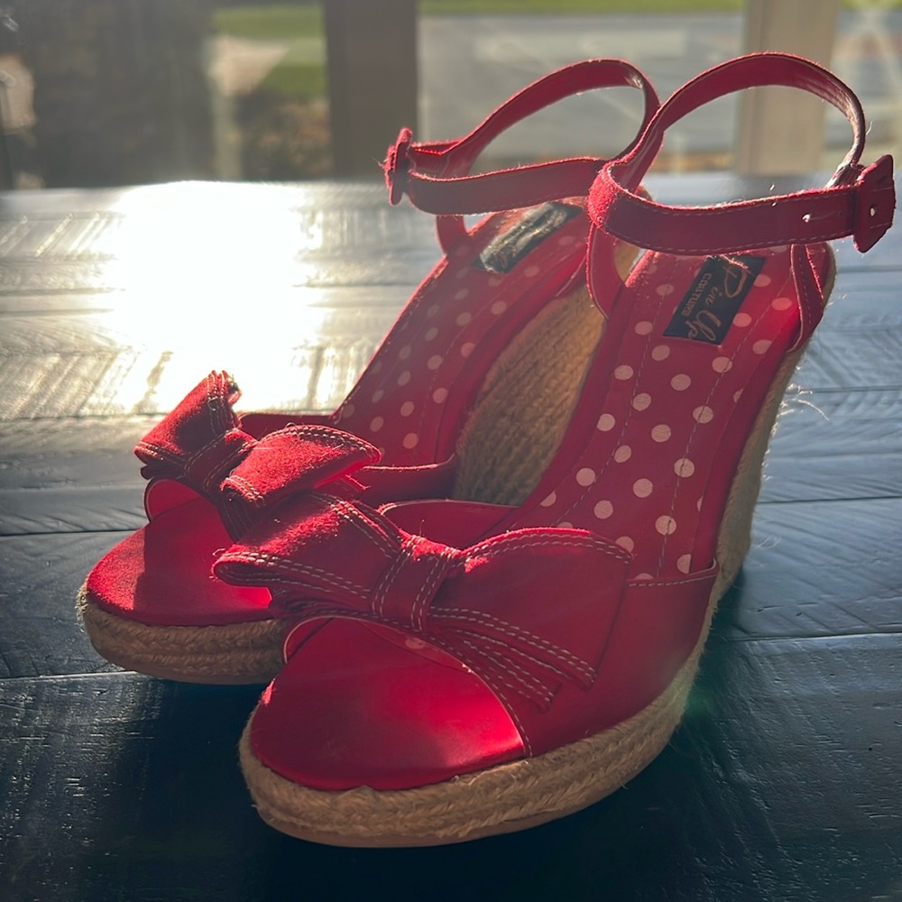 Pinup girl red wedges size 8
